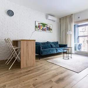 https://cozy-and-bright-apartment-mennica-residence232.warsawhotelspoland.com